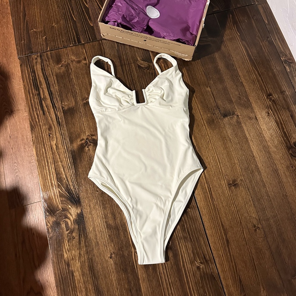 AWAY THAT DAY - Monaco One Piece in Ivory